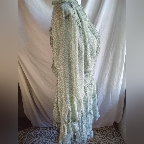 Source Unknown Light Sage Green Ruffle Midi Dress - Picture 2 of 8